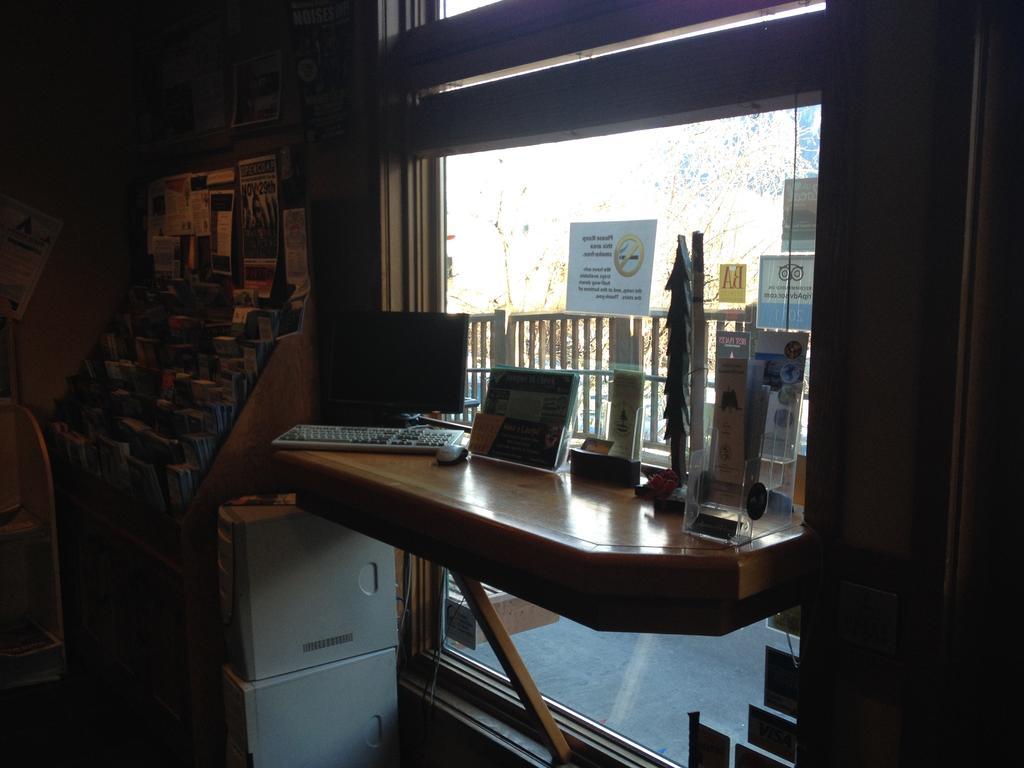 Howe Sound Inn & Brewing Company Squamish Exterior foto