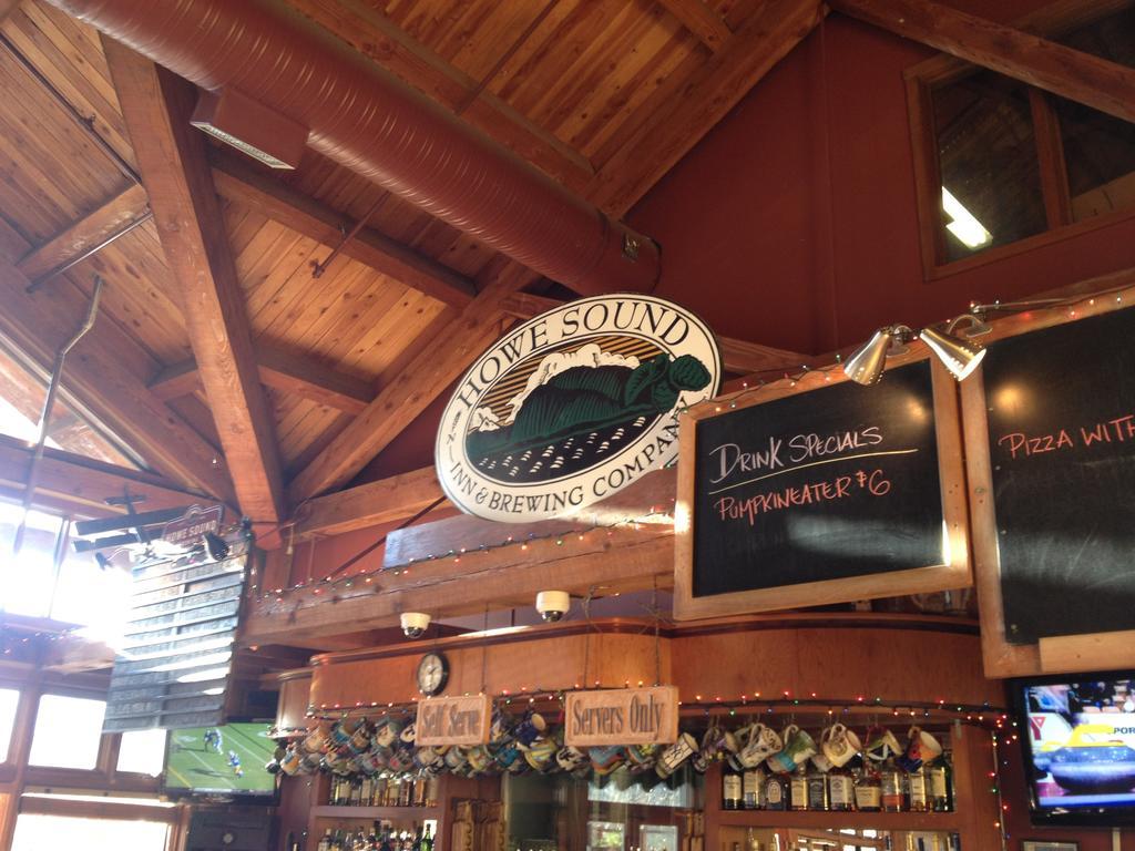 Howe Sound Inn & Brewing Company Squamish Exterior foto